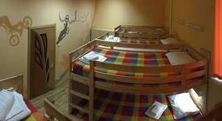 Гостиница Hostel 24 Kamchatka Петропавловск-Камчатский Кровать в общем номере для мужчин и женщин с 8 кроватями-2